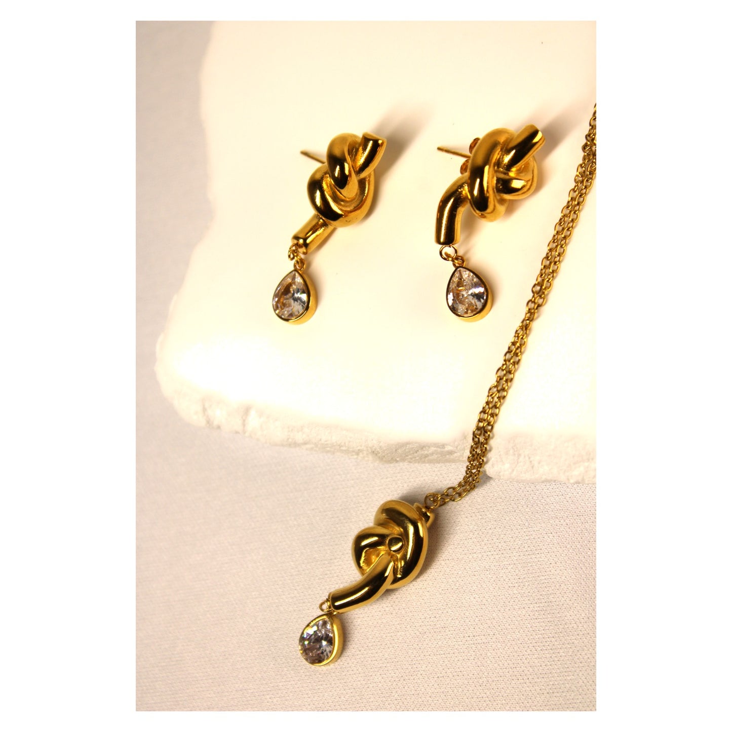 Lyra earring and necklace set